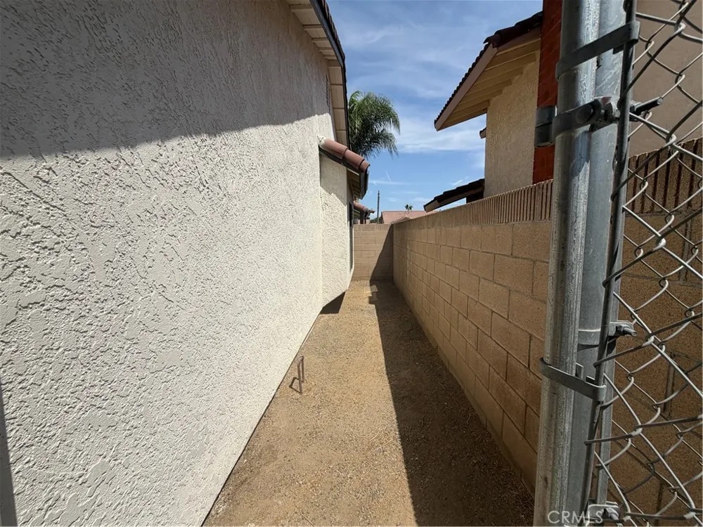 1910 Summertree Drive Perris, CA 92571