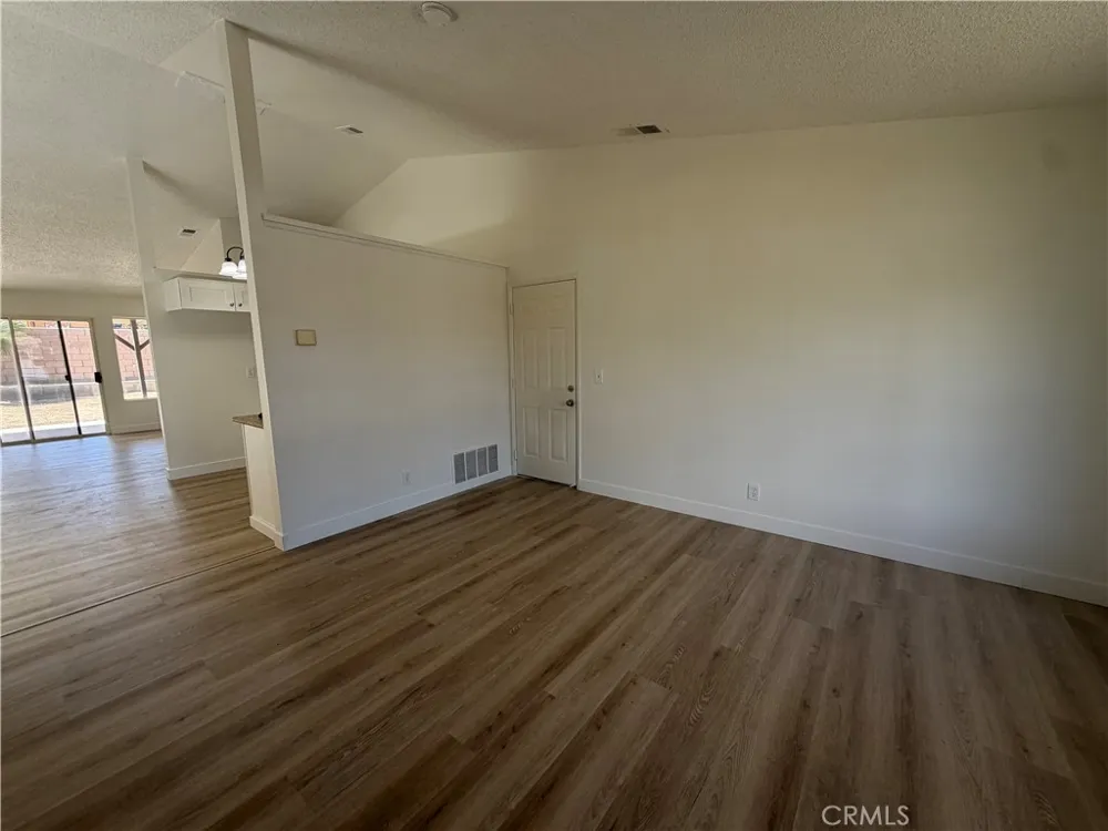 1910 Summertree Drive Perris, CA 92571
