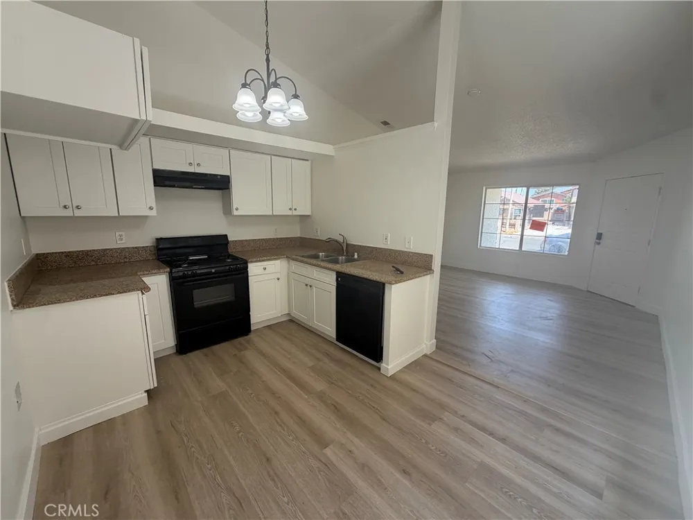 1910 Summertree Drive Perris, CA 92571