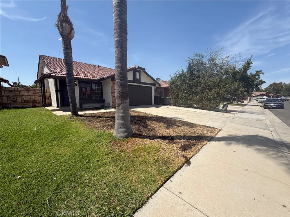 1910 Summertree Drive Perris, CA 92571
