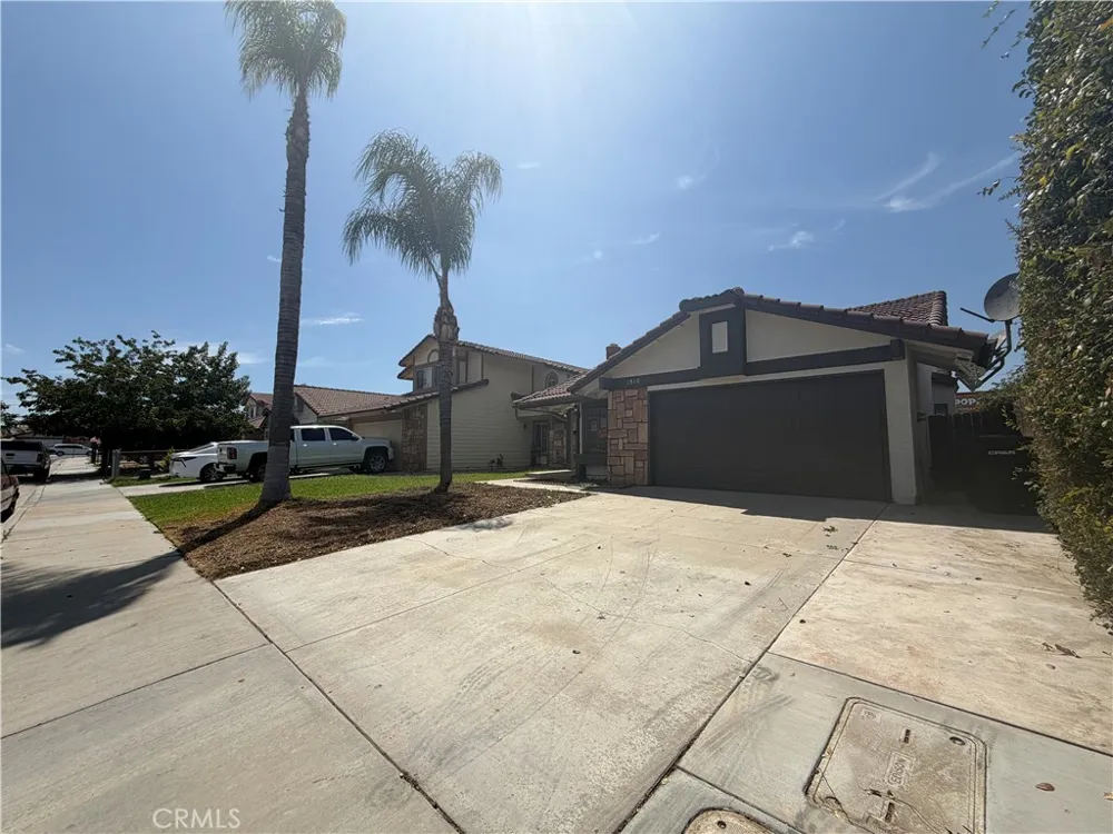 1910 Summertree Drive Perris, CA 92571