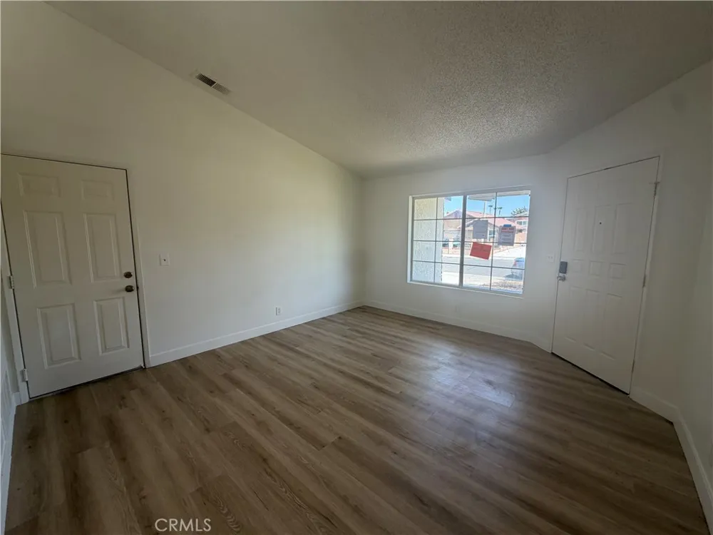 1910 Summertree Drive Perris, CA 92571