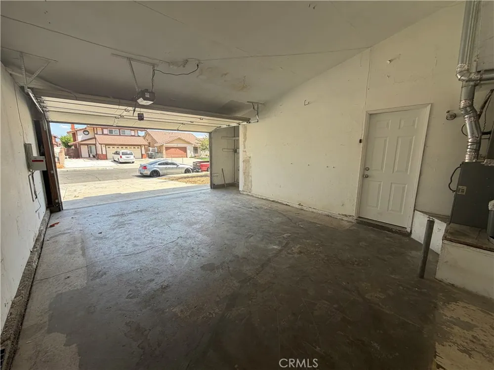 1910 Summertree Drive Perris, CA 92571