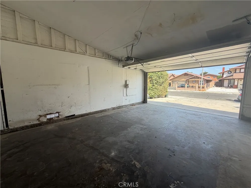 1910 Summertree Drive Perris, CA 92571