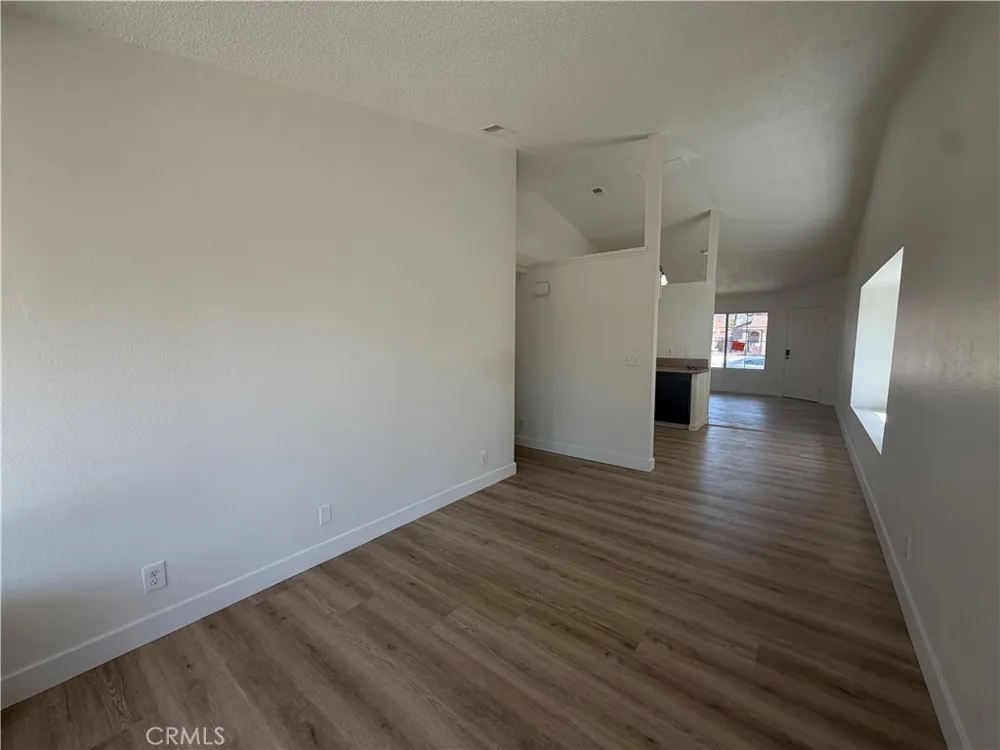 1910 Summertree Drive Perris, CA 92571