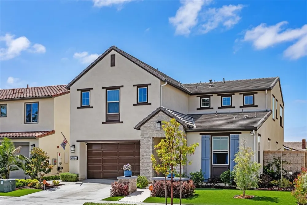 9896 Heron Fountain Valley, CA 92708