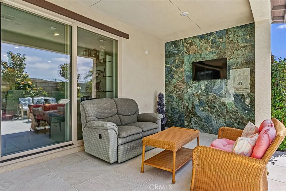 9896 Heron Fountain Valley, CA 92708