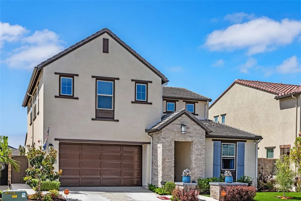 9896 Heron Fountain Valley, CA 92708
