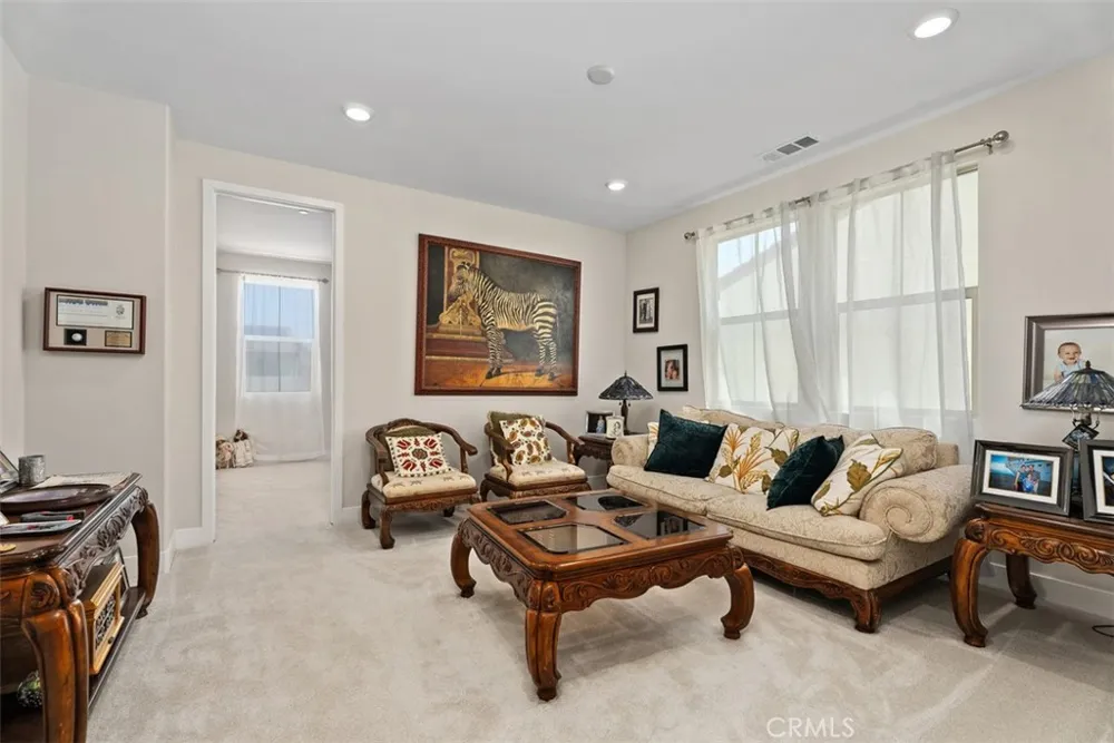 9896 Heron Fountain Valley, CA 92708