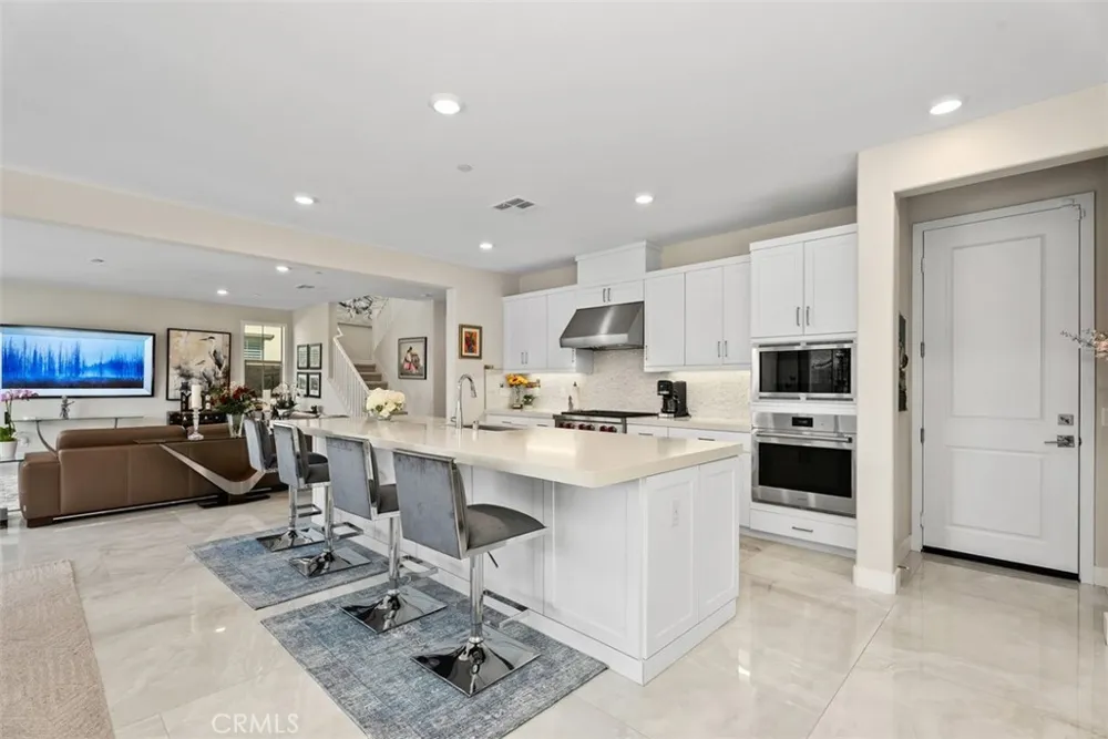 9896 Heron Fountain Valley, CA 92708