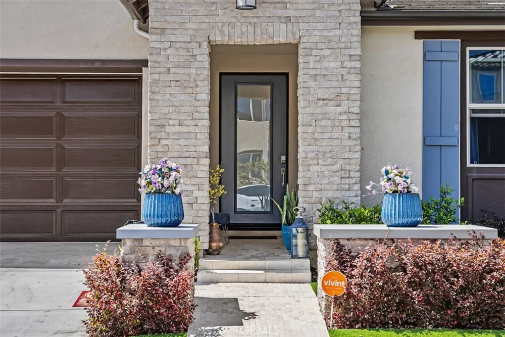 9896 Heron Fountain Valley, CA 92708