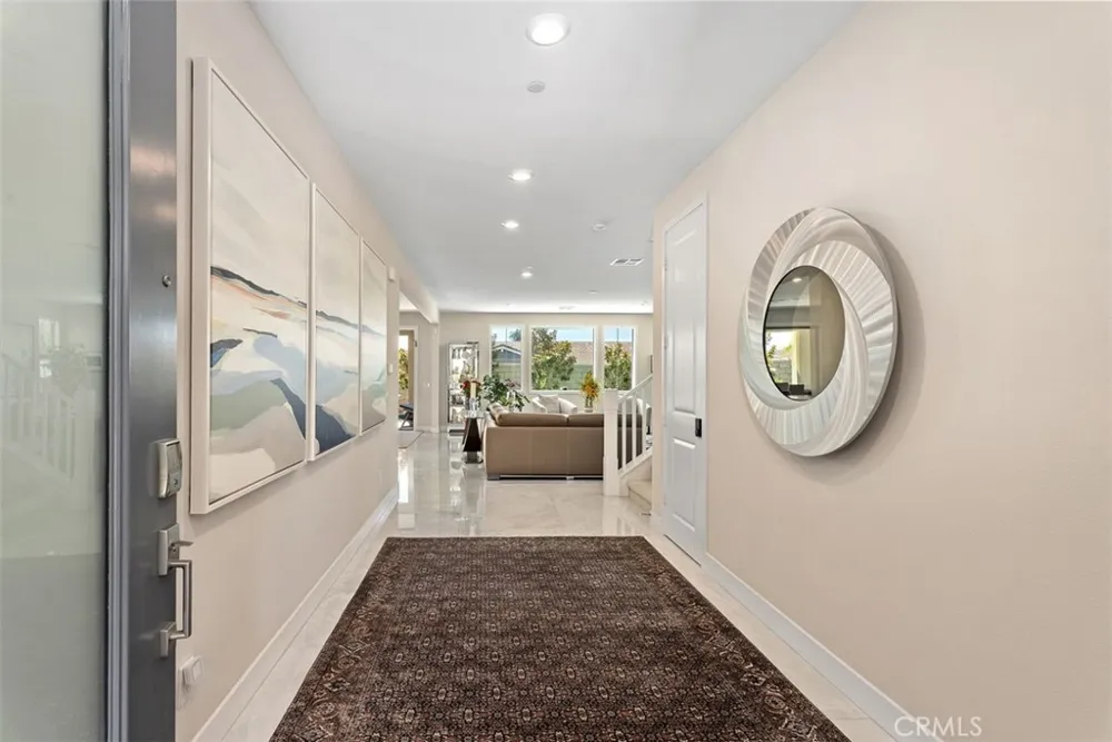 9896 Heron Fountain Valley, CA 92708