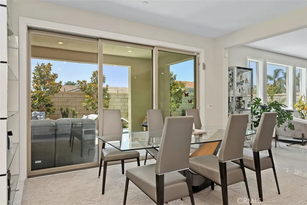 9896 Heron Fountain Valley, CA 92708