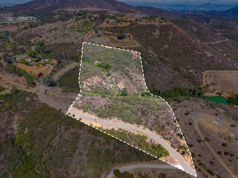 Twin Oaks Valley Road
