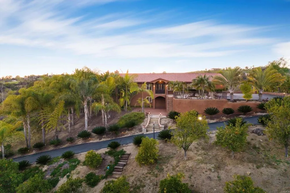 2440 Los Alisos Fallbrook, CA 92028