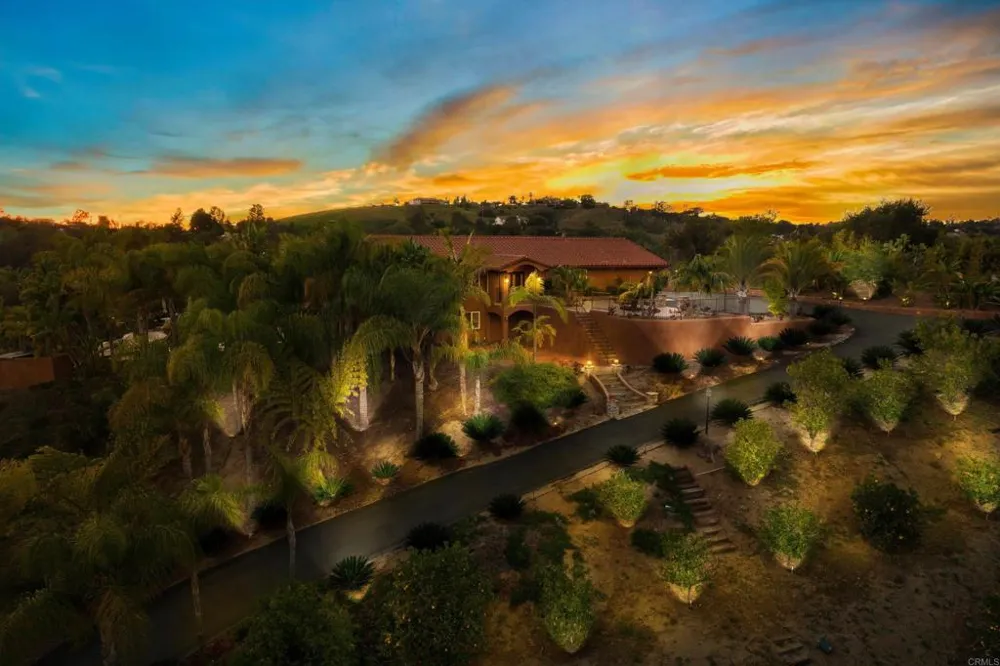2440 Los Alisos Fallbrook, CA 92028