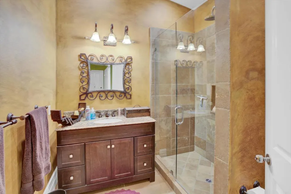 2440 Los Alisos Fallbrook, CA 92028