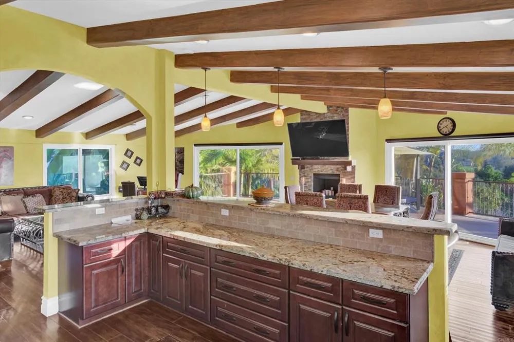 2440 Los Alisos Fallbrook, CA 92028