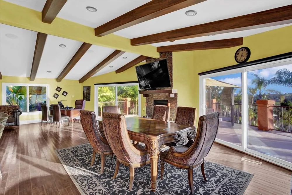 2440 Los Alisos Fallbrook, CA 92028