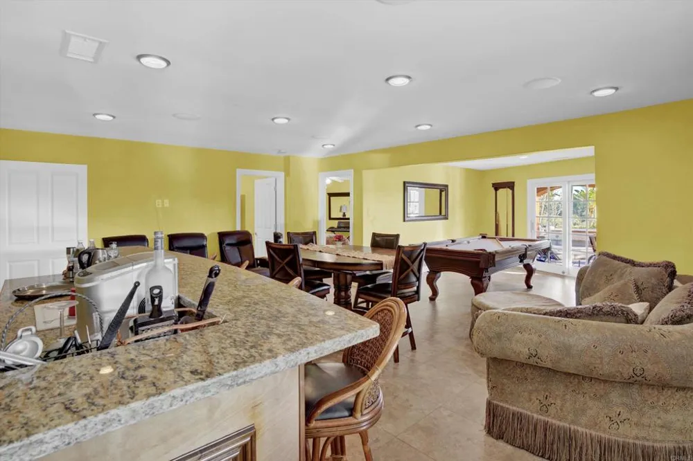 2440 Los Alisos Fallbrook, CA 92028