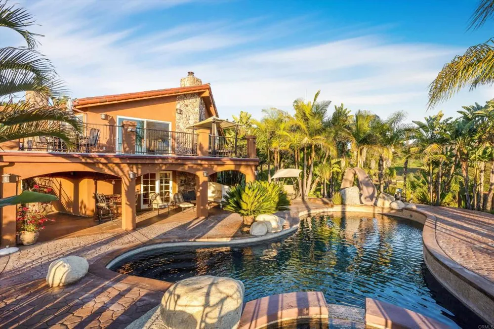 2440 Los Alisos Fallbrook, CA 92028