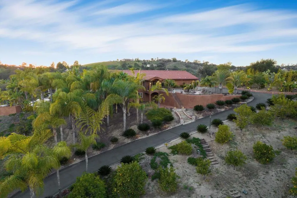 2440 Los Alisos Fallbrook, CA 92028