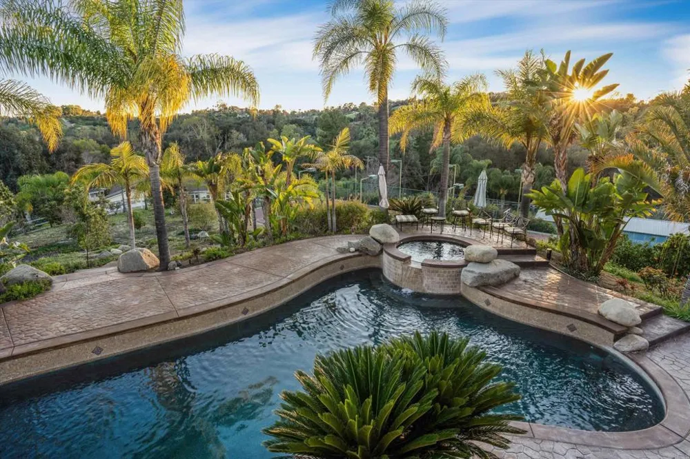 2440 Los Alisos Fallbrook, CA 92028