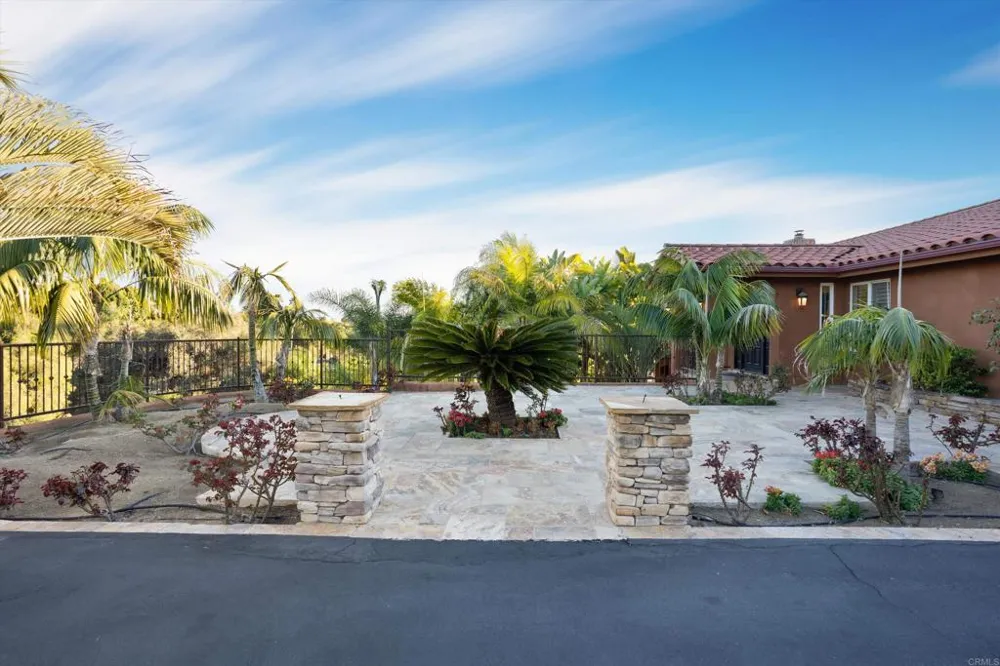 2440 Los Alisos Fallbrook, CA 92028