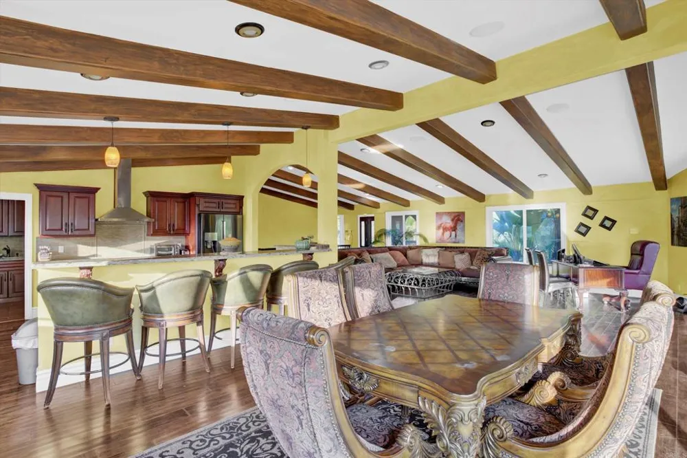 2440 Los Alisos Fallbrook, CA 92028