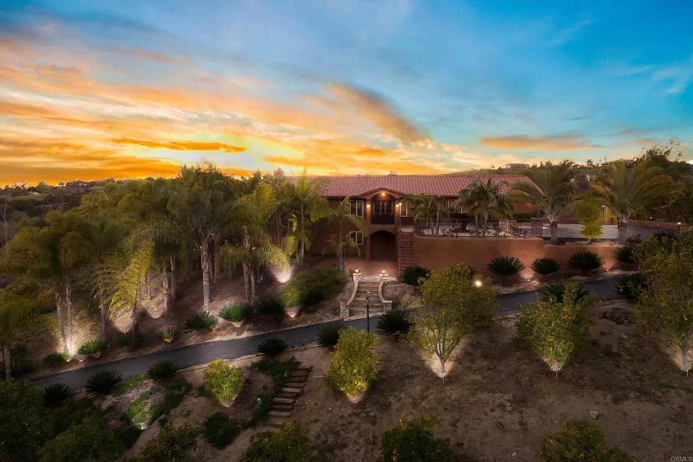2440 Los Alisos Fallbrook, CA 92028