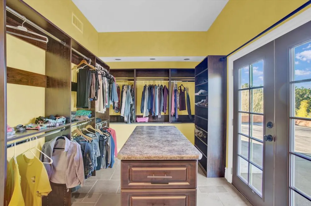 2440 Los Alisos Fallbrook, CA 92028