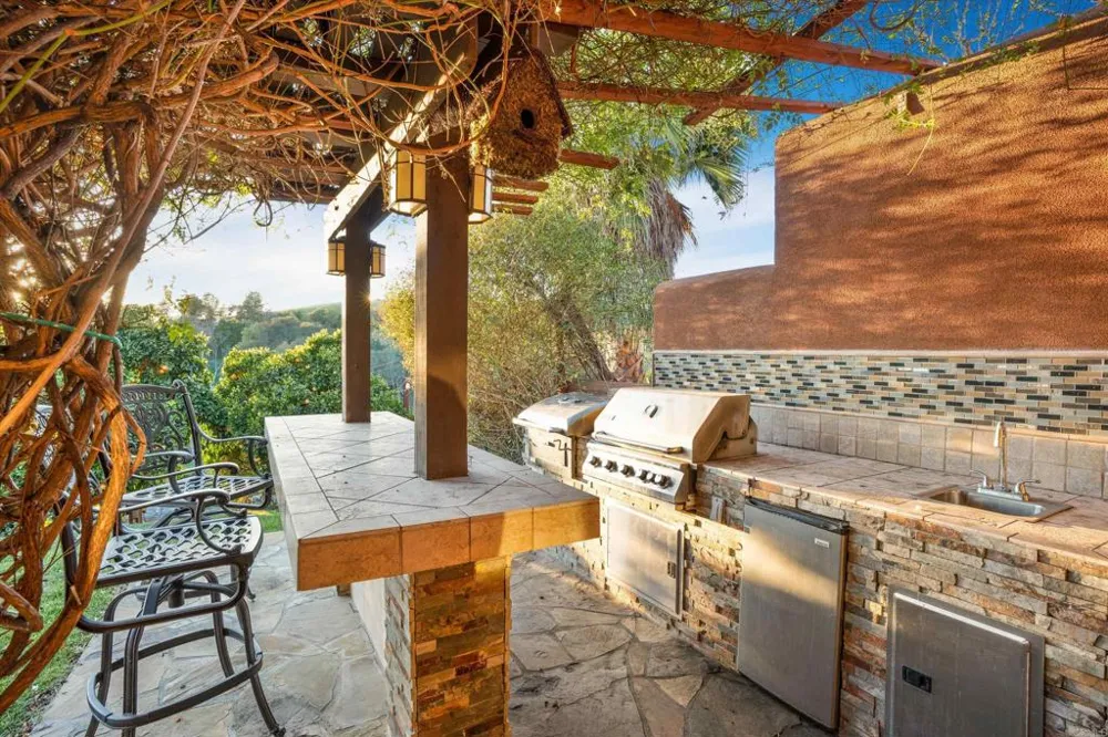 2440 Los Alisos Fallbrook, CA 92028