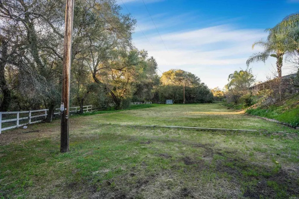 2440 Los Alisos Fallbrook, CA 92028