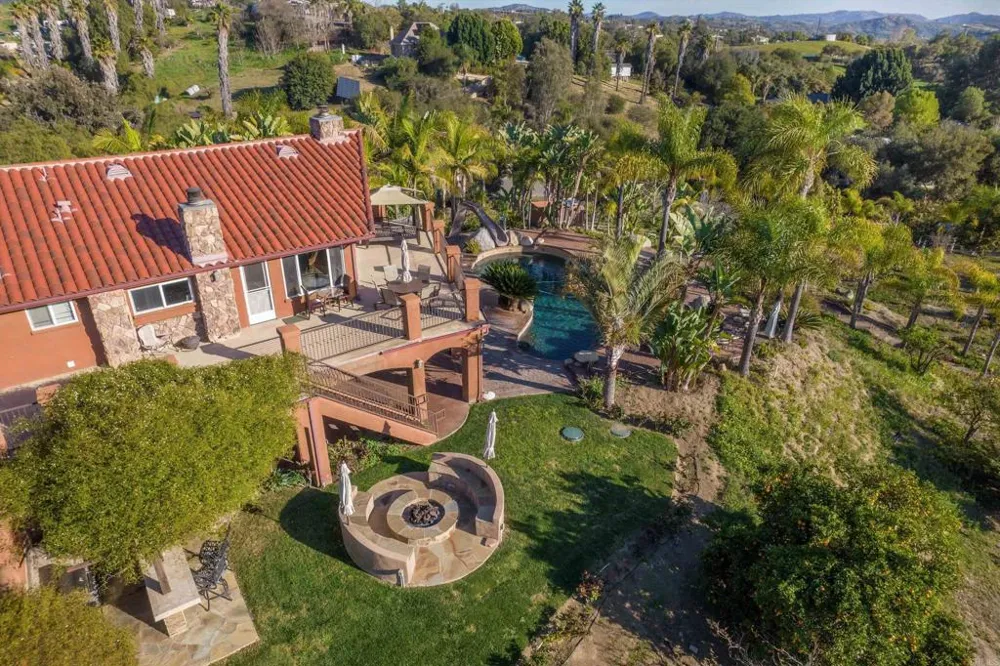 2440 Los Alisos Fallbrook, CA 92028