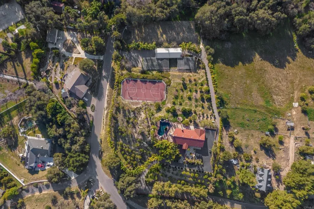 2440 Los Alisos Fallbrook, CA 92028