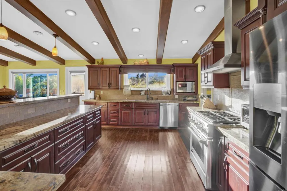 2440 Los Alisos Fallbrook, CA 92028