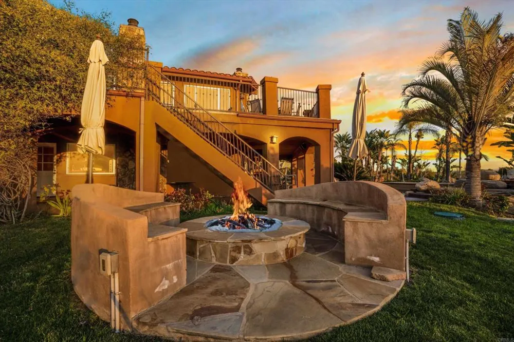 2440 Los Alisos Fallbrook, CA 92028