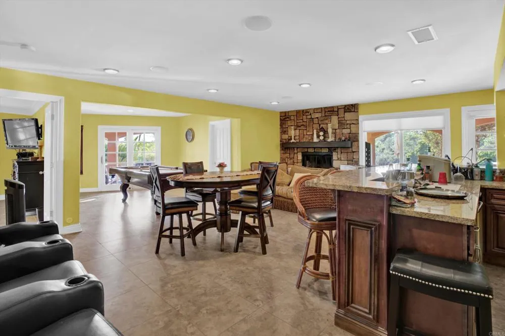 2440 Los Alisos Fallbrook, CA 92028