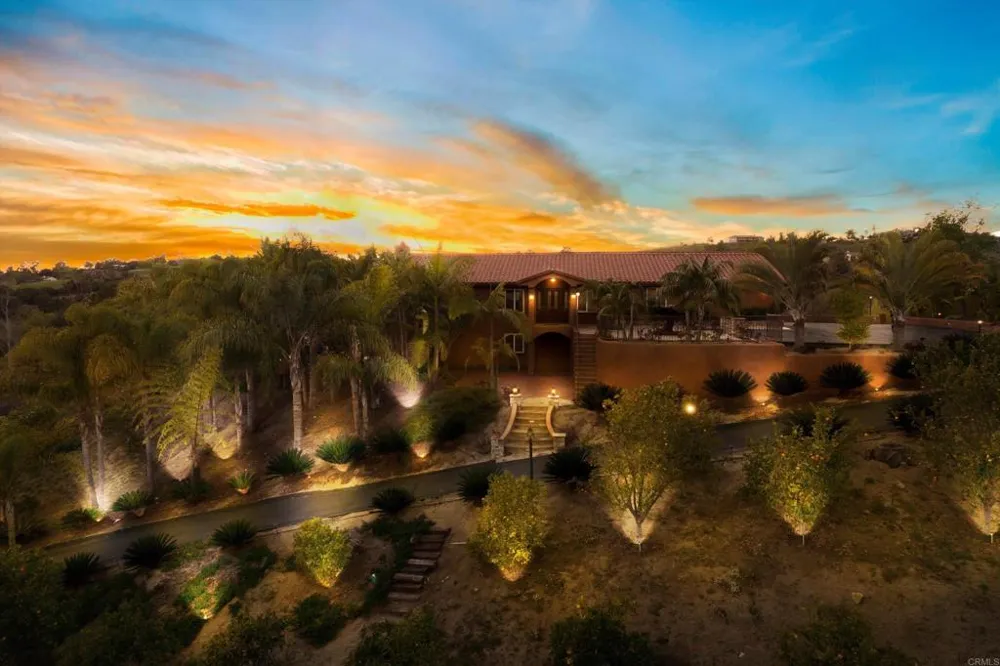 2440 Los Alisos Fallbrook, CA 92028
