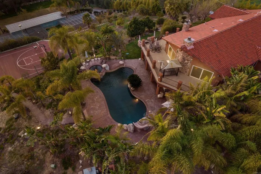 2440 Los Alisos Fallbrook, CA 92028
