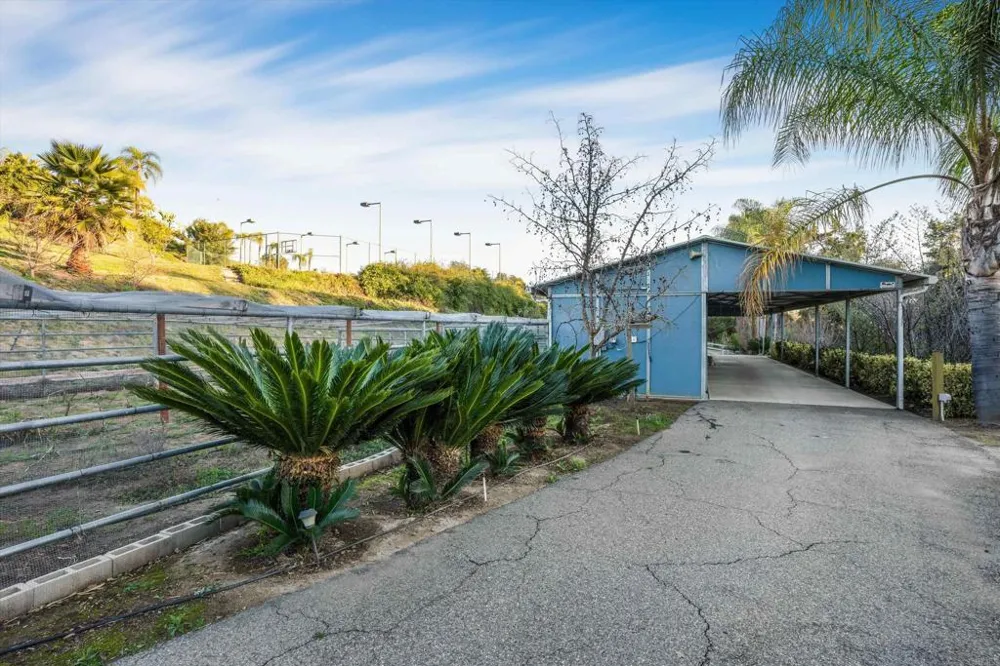 2440 Los Alisos Fallbrook, CA 92028