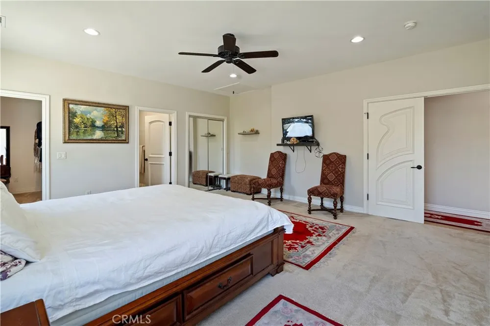22248 Leadwell Los Angeles, CA 91303