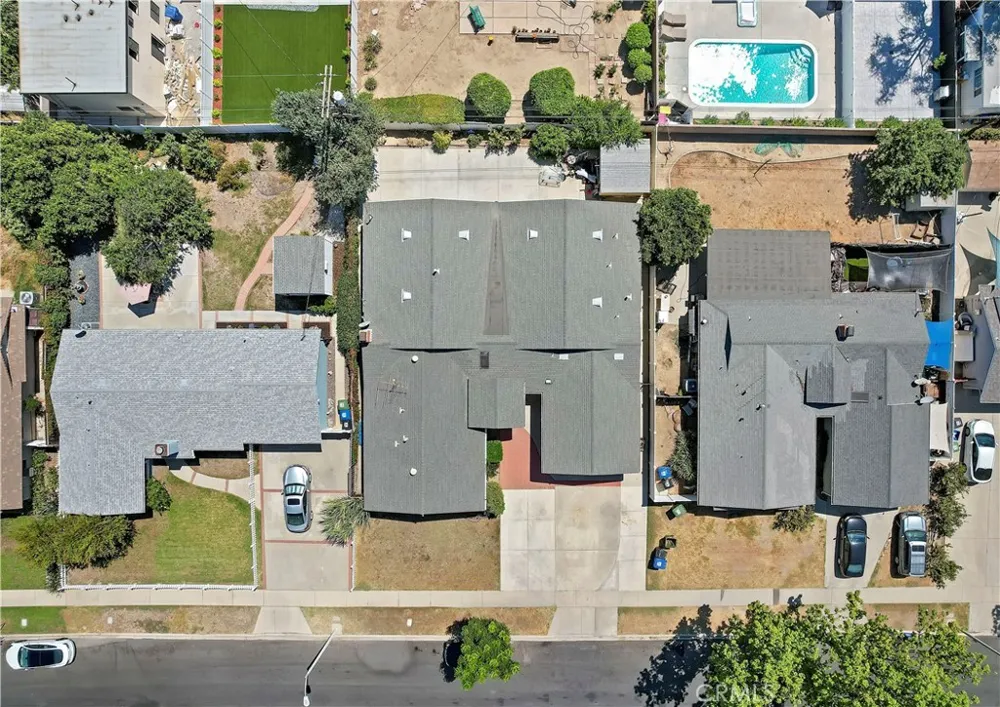 22248 Leadwell Los Angeles, CA 91303