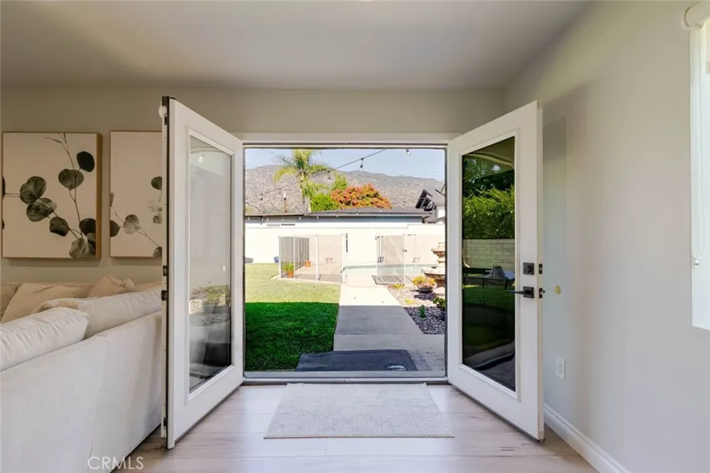 447 W Bennett Avenue Glendora, CA 91741