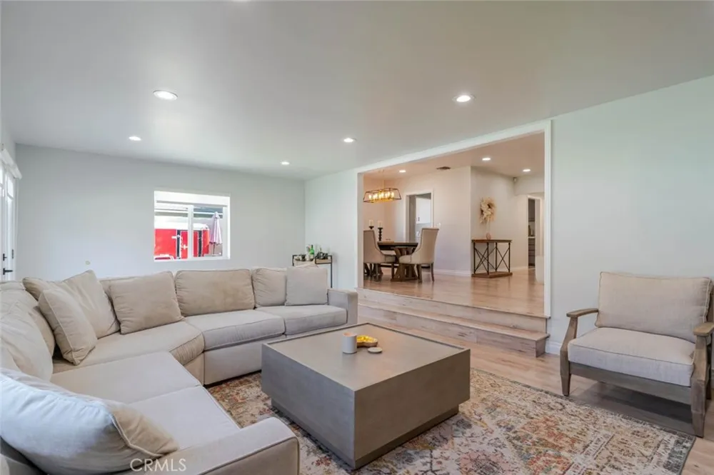 447 W Bennett Avenue Glendora, CA 91741