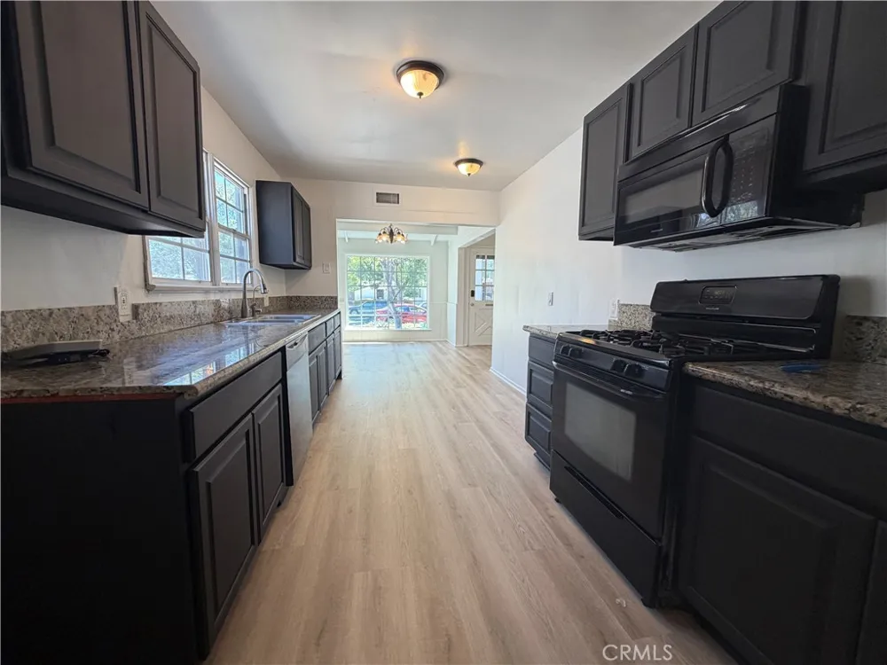 6939 Murietta Avenue Van Nuys, CA 91405