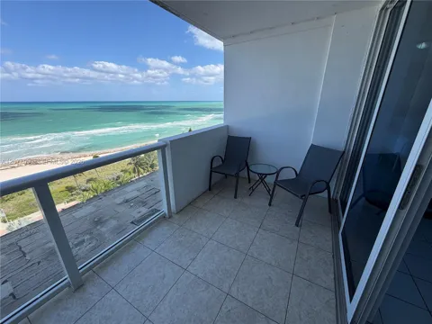 5445 Collins Ave #729