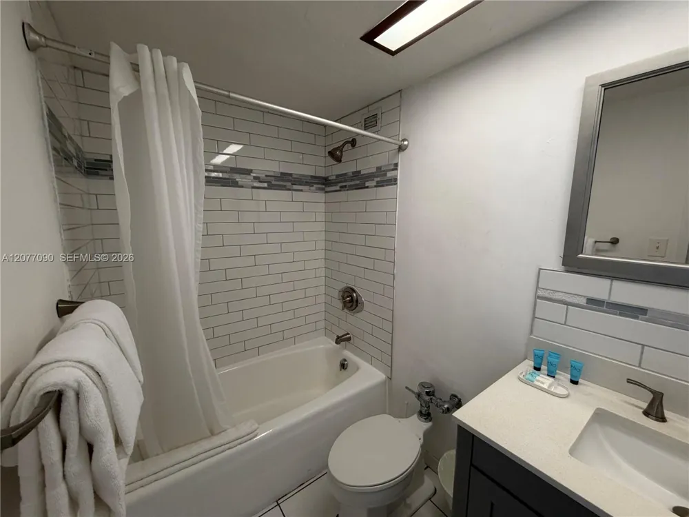 5445 Collins Ave #729 Miami Beach, FL 33140