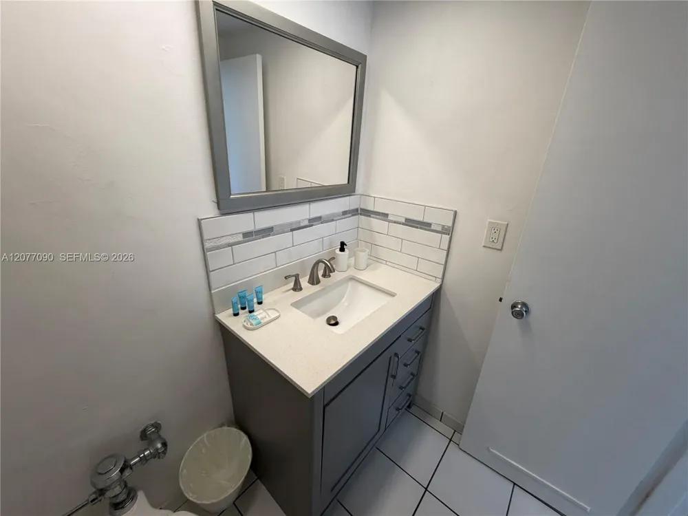5445 Collins Ave #729 Miami Beach, FL 33140