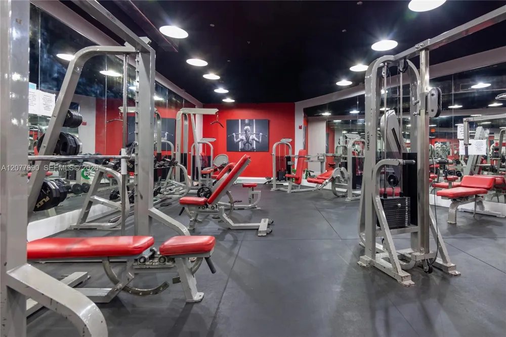 5445 Collins Ave #729 Miami Beach, FL 33140